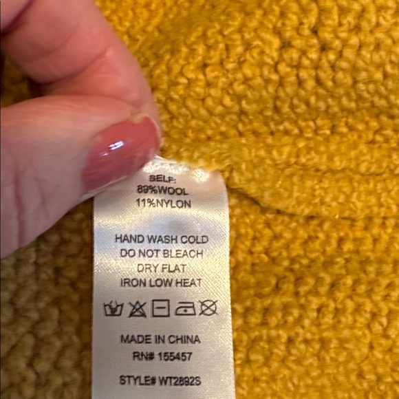 Flat White, Sold at Anthropologie, Gold Knit Mini Skirt, Size Medium wool blend - Picture 6 of 7